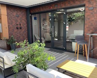 Caro Apartments & Rooms - Varna - Patio