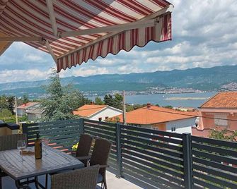 Apartman Grzetic - Šilo - Balkon