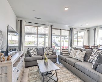 Patio and Yard Luxe Beaumont Getaway! - Beaumont - Soggiorno