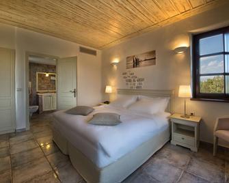 Castello Antico Hotel - Gytheio - Schlafzimmer