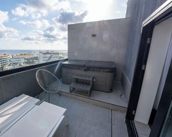 So City Hotel - San Ġiljan - Balcon