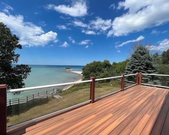 Private Beach Pool Table HUGE views gas grill - Ellsworth - Balcón