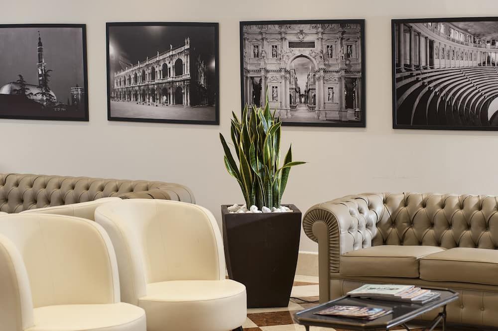 Shg Hotel De La Ville thumbnail 3