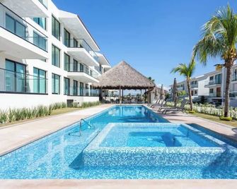 El Tigre Retreat: Pool, Whirlpool, Private Balcony - Jarretaderas - حوض السباحة