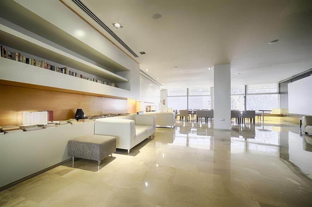 أوتليس ليس أوليفاريس