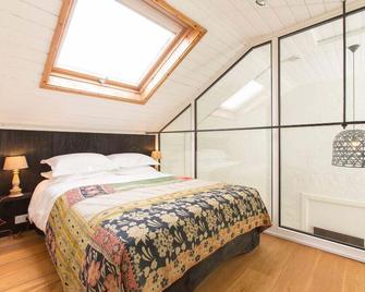 Two Bare Feet - Winchester - Habitación