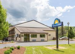 Days Inn by Wyndham, Athens - Athens - Edifício