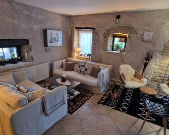 Domaine Le Puits du Moulin - Comberjon - Living room