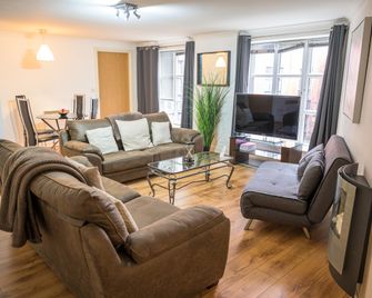 Bookbinders Apartments Leeds City Centre - Leeds - Living room