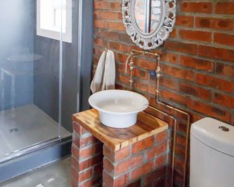 Rustic Retreat Apartment in Durbanville - Durbanville - Baño