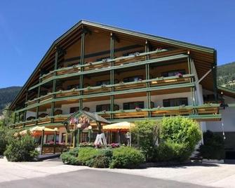 Hotel Brandl - San Candido - Building