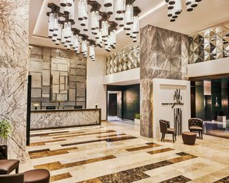 Hilton Garden Inn Lucknow - Lucknow - Lobby