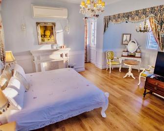 Chateau de France - Wujie Township - Bedroom