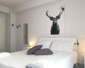 Deer House Bnb - Coppito - Bedroom