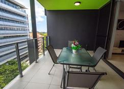 Magnum Serviced Apartments - Darwin - Balcón