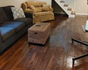 Hideaway in Downtown Cambridge - Cambridge - Living room