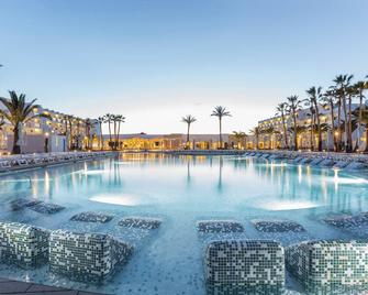 Grand Palladium White Island Resort & Spa - Sant Jordi de ses Salines - Piscina