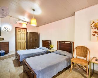 Cabinas Jacaranda - Puerto Viejo de Talamanca - Habitación