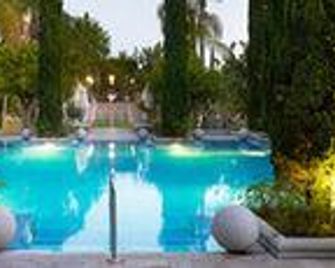 The Villas by Villa Padierna - Benahavis - Pool