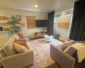 Charming 2-bedroom house with WiFi and AC in sunny San Diego - San Diego - Sala de estar