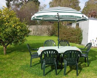 Coronet Bay Cottage Hideaway - Corinella - Patio