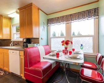 Direct Ferry to DT Seattle/Lumen Field.Pet-Friendly - Bremerton - Їдальня