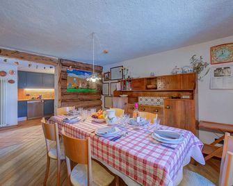 Chalet Lidia Ski in-Ski out 50m, Livigno, Italy - Livigno - Salle à manger