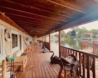 Olde Mill Inn Of Clarkston - Clarkston - Balcony