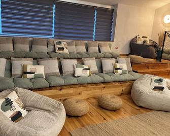 Logis Domaine de Peyrolade - Blagnac - Living room