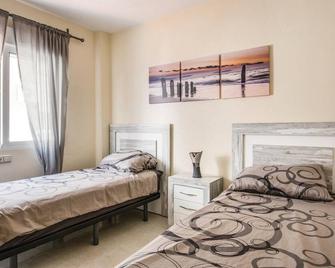 Cozy Home In San Miguel De Salinas - San Miguel de Salinas - Habitación