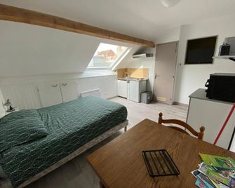 Une escapade tranquille, proche de la plage ! - Dunkirk - Bedroom