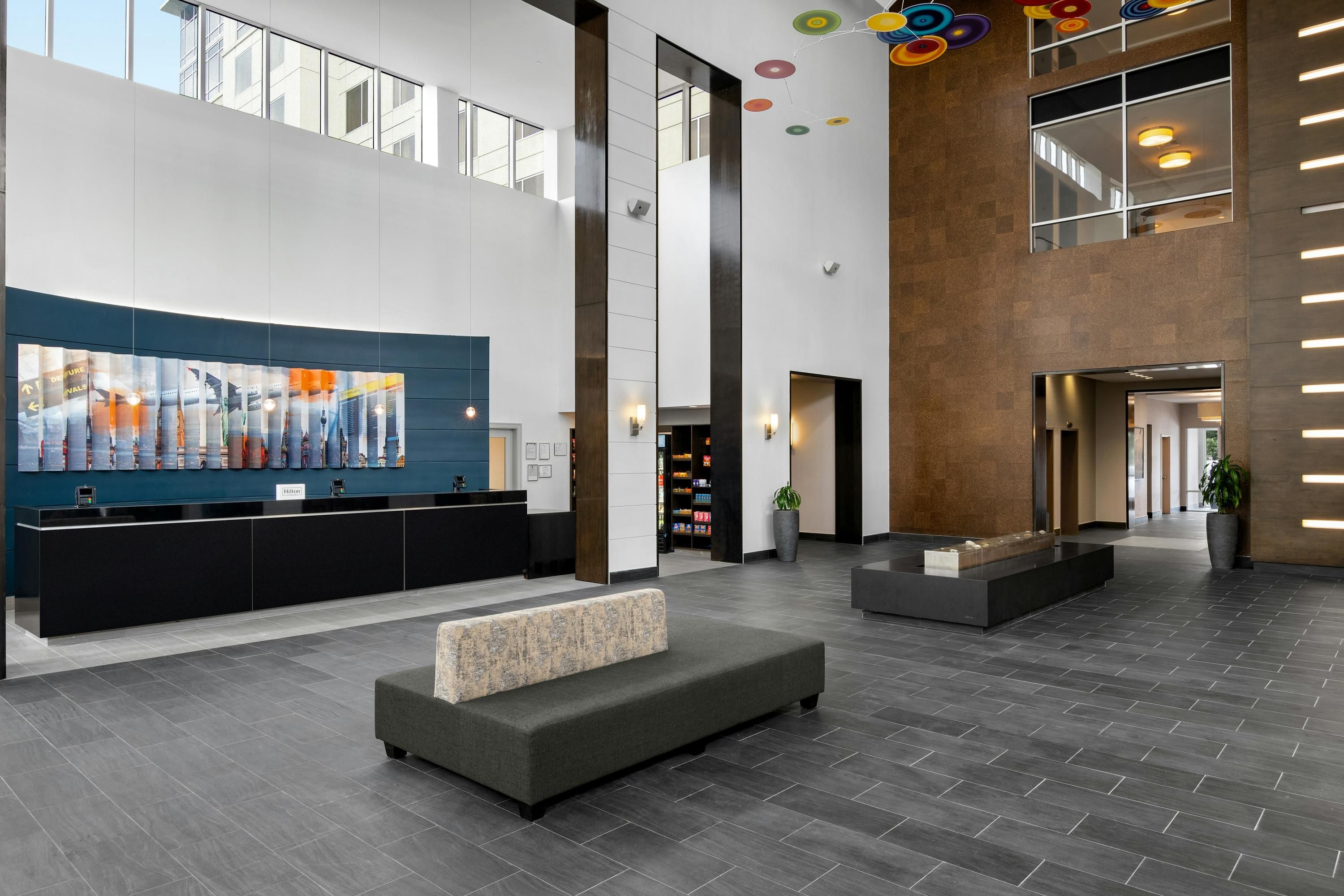 Embassy Suites by Hilton Newark Airport - Elizabeth - Ingresso
