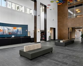 Embassy Suites by Hilton Newark Airport - Elizabeth - Lobby