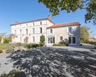Domaine du Prieuré - Tonnay-Boutonne - Edificio