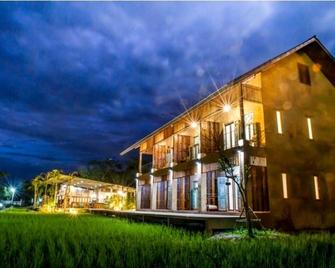 Phu-Anna Eco House - Hot - Building