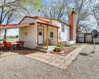 25 minutes from Durango! Cabin on 2 fenced acres! - Hesperus - Patio
