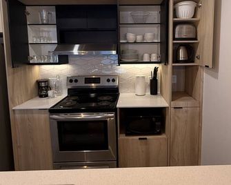 Chic 1-Bedroom Suite near Downtown Quebec | Le Prisme - Quebec - Kuchnia