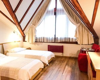 Hotel Sunny Hill - קלוז'-נאפוקה - חדר שינה