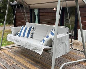 Cheerful house with sauna and bathtub - Knutby - Innenhof