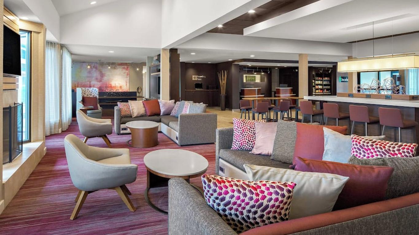 Courtyard by Marriott Pittsburgh Airport