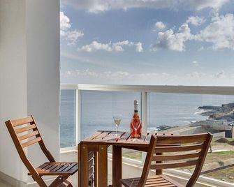 Marvellous Seafront Apartment - Sliema - Balcone