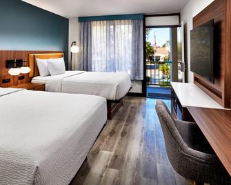 La Quinta Inn & Suites by Wyndham Thousand Oaks-Newbury Park - Thousand Oaks - Camera da letto