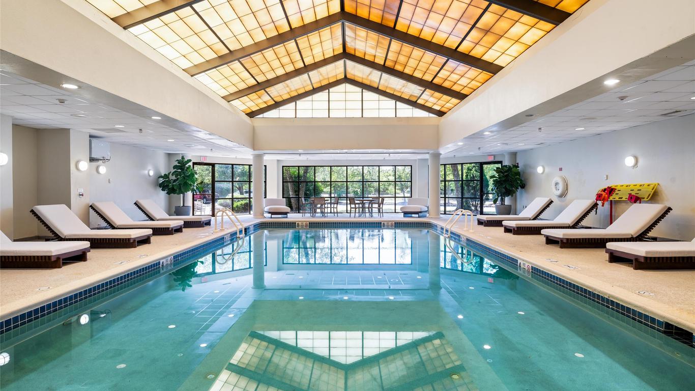 Doubletree by Hilton Fairfield Hotel & Suites