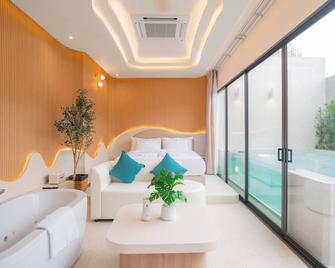 G9 Hotel Kanchanaburi - Ban Tha Kradan