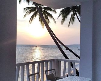 سرف4يو ريزيدنس - فان ثيت - شرفة