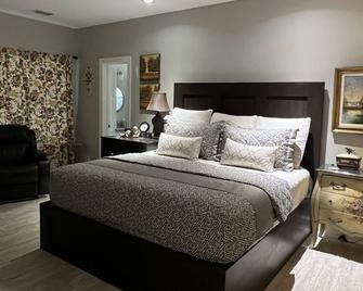 3 bedrooms 2 1/2 bathrooms sleep 7 people - Brownsville - Habitación
