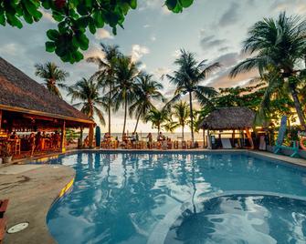 Selina Jaco - Adults Only - ג'אקו - בריכה