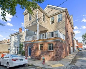 Modern Pittsburgh Getaway| Game Room, Garage, Deck - Pittsburgh - Gebäude