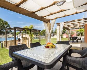 Apartments Amfora Plava Laguna - Umag - Patio