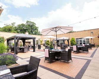 Eastwood Hall - Nottingham - Uteplats